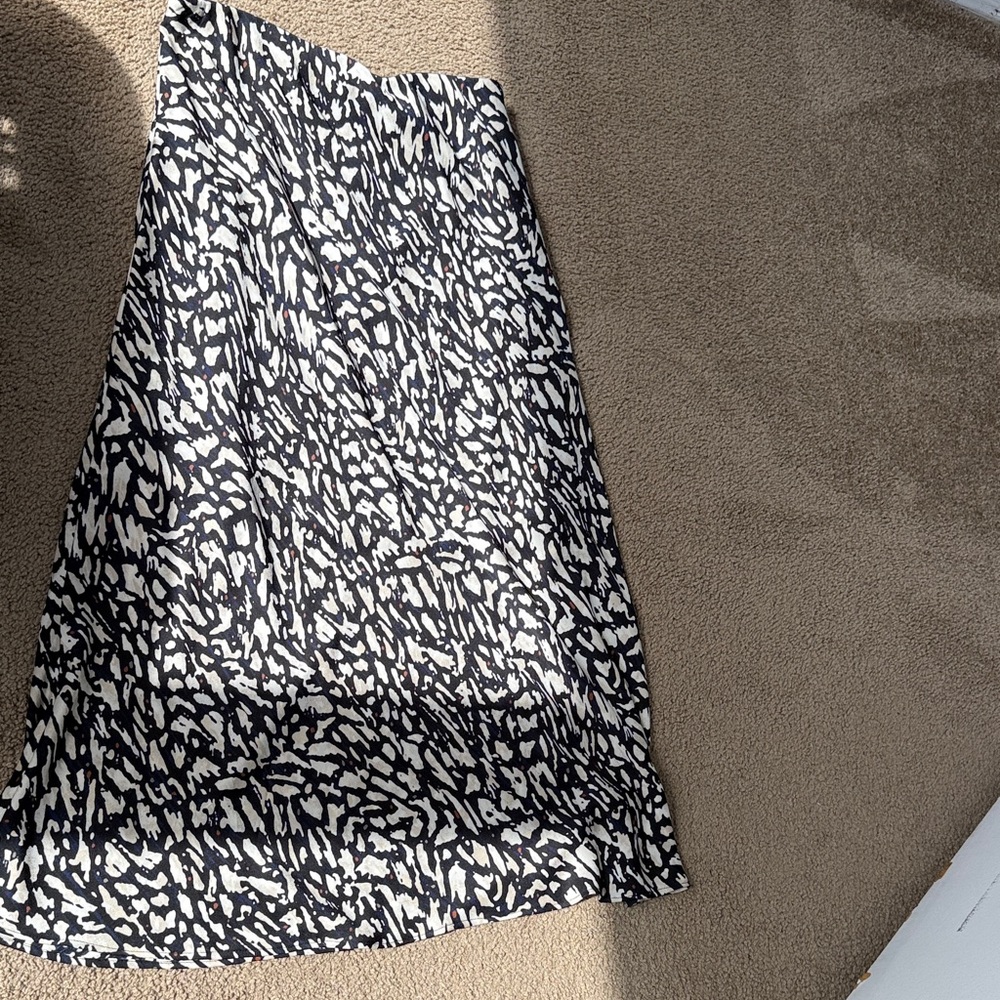 NIC + ZOE maxi skirt navy, black, copper and beige with fun print,